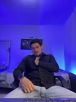 williamsmiiths16 online show from 06-16-26, 11:32