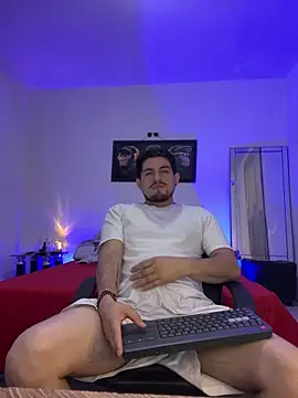 Snapshot of williamsmiiths16 chatting on 05-24-26, 02:50 williamsmiiths16 online show from 05-24-26, 02:50