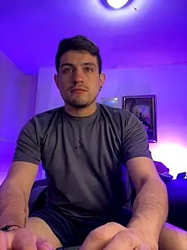 williamsmiiths16 online show from 12-19-25, 03:58