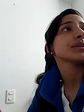 Vera Luna  online show from 12-16-25, 08:02