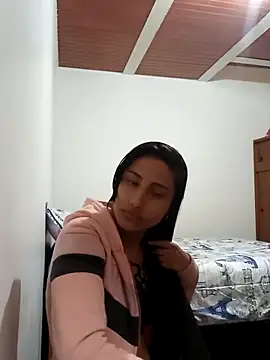 Vera Luna  online show from 12-20-25, 08:55