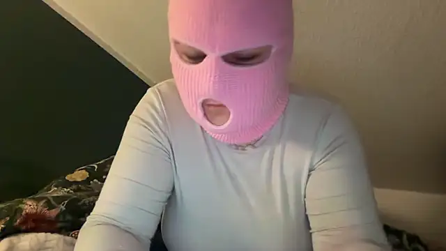 Snapshot of sluddykenna chatting on 12-20-25, 12:02 sluddykenna online show from 12-20-25, 12:02