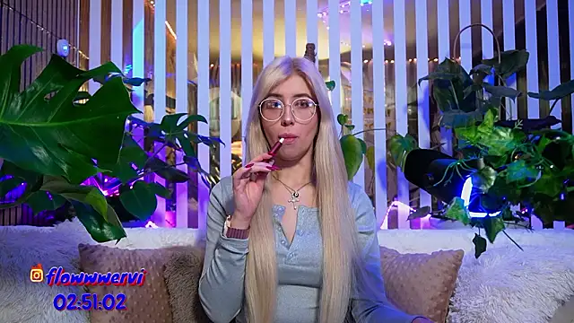 FlowweerGirl online show from 02-09-26, 08:18