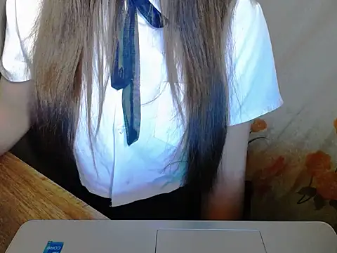 Snapshot of maian_love chatting on 07-12-26, 06:53 maian love online show from 07-12-26, 06:53