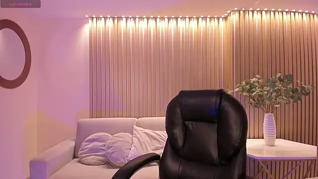 MadisonKane online show from 06-18-26, 11:26
