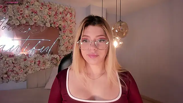 MadisonKane online show from 05-07-26, 11:13
