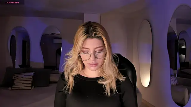 MadisonKane online show from 07-08-26, 11:11