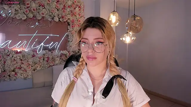 MadisonKane online show from 05-06-26, 11:14