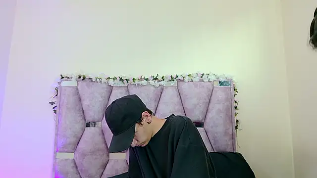 iris and damian online show from 03-03-26, 05:31