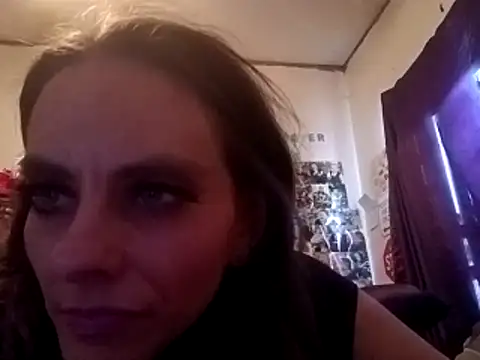 snowbird1117 online show from 12-21-25, 10:43