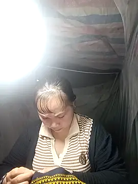 Snapshot of ava-dellght chatting on 12-18-25, 01:00 ava-dellght online show from 12-18-25, 01:00