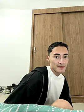 Snapshot of wal_jones chatting on 12-04-25, 04:44 wal jones online show from 12-04-25, 04:44