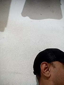 Snapshot of Mchljjk chatting on 01-11-26, 09:33 Mchljjk online show from 01-11-26, 09:33