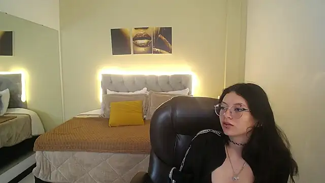 Eros Nyx  online show from 12-18-25, 03:55