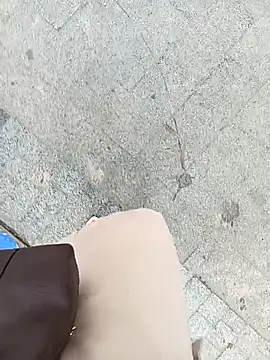 Snapshot of Baby-Linh chatting on 12-23-25, 02:55 Baby-Linh online show from 12-23-25, 02:55