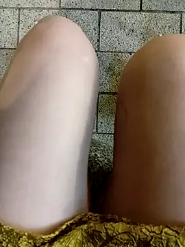 Snapshot of Baby-Linh chatting on 12-22-25, 01:55 Baby-Linh online show from 12-22-25, 01:55