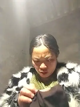 Snapshot of AlilaK2 chatting on 12-18-25, 01:55 AlilaK2 online show from 12-18-25, 01:55