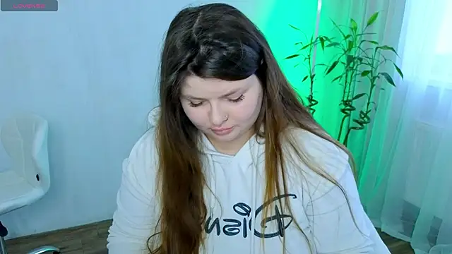 Snapshot of EvKamenskih chatting on 04-16-26, 11:33 EvKamenskih online show from 04-16-26, 11:33