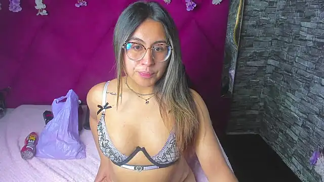 Freyaa Millerr  online show from 12-17-25, 03:00