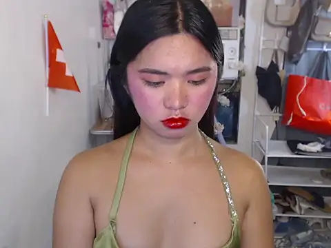 Snapshot of voganmarie chatting on 06-28-26, 01:34 voganmarie online show from 06-28-26, 01:34