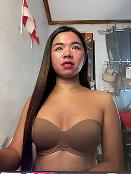 Snapshot of voganmarie chatting on 06-24-26, 02:48 voganmarie online show from 06-24-26, 02:48