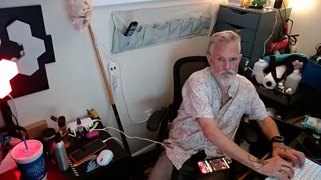 FeNyx Flayme online show from 12-17-25, 07:13