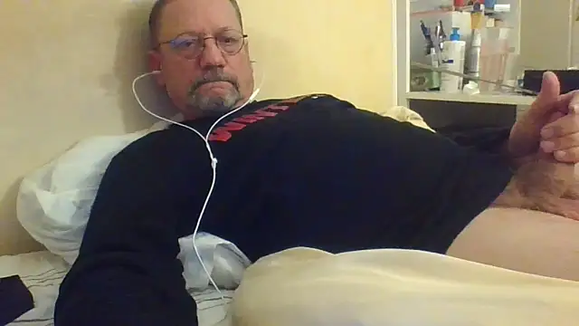 Snapshot of Wanky357 chatting on 05-21-26, 09:56 Wanky357 online show from 05-21-26, 09:56