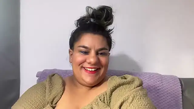 YoungCurvyLeah online show from 08-01-26, 02:09