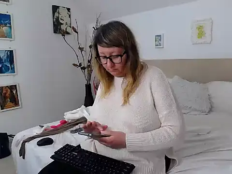 Snapshot of OlgaPavlova chatting on 04-23-26, 11:27 OlgaPavlova online show from 04-23-26, 11:27