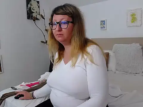 Snapshot of OlgaPavlova chatting on 04-25-26, 12:08 OlgaPavlova online show from 04-25-26, 12:08