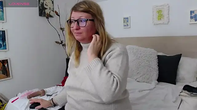 Snapshot of OlgaPavlova chatting on 01-13-26, 10:52 OlgaPavlova online show from 01-13-26, 10:52