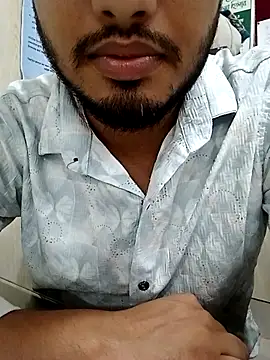 Snapshot of sexeyboy332 chatting on 07-12-26, 03:40 sexeyboy332 online show from 07-12-26, 03:40