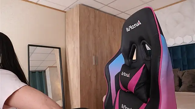 Snapshot of LucyFever chatting on 01-15-26, 06:39 LucyFever online show from 01-15-26, 06:39