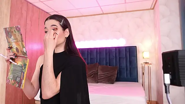 Snapshot of LucyFever chatting on 12-23-25, 07:29 LucyFever online show from 12-23-25, 07:29