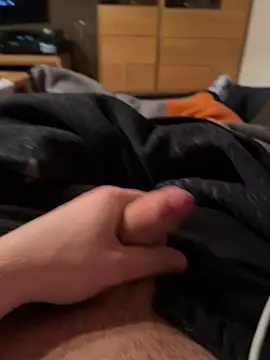 hannes256102 online show from 03-25-26, 06:07