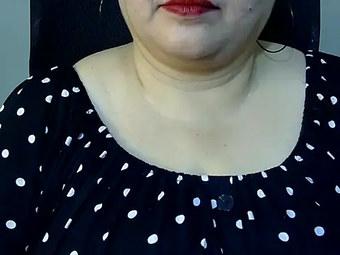 Snapshot of Soniya_Sha chatting on 02-05-26, 08:04 Soniya Sha online show from 02-05-26, 08:04