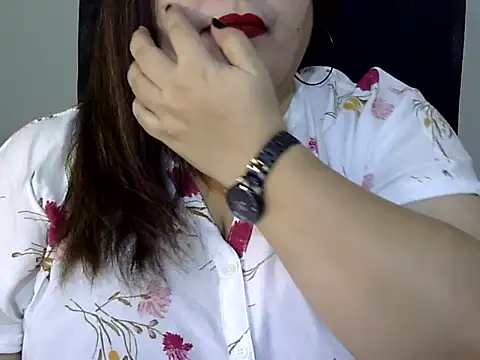 Snapshot of Soniya_Sha chatting on 02-07-26, 08:33 Soniya Sha online show from 02-07-26, 08:33