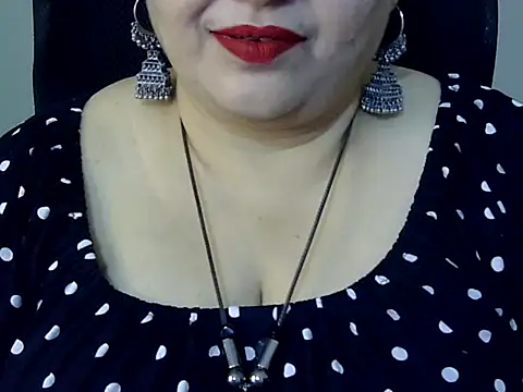 Snapshot of Soniya_Sha chatting on 02-17-26, 07:05 Soniya Sha online show from 02-17-26, 07:05