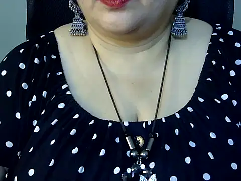 Snapshot of Soniya_Sha chatting on 02-17-26, 07:11 Soniya Sha online show from 02-17-26, 07:11