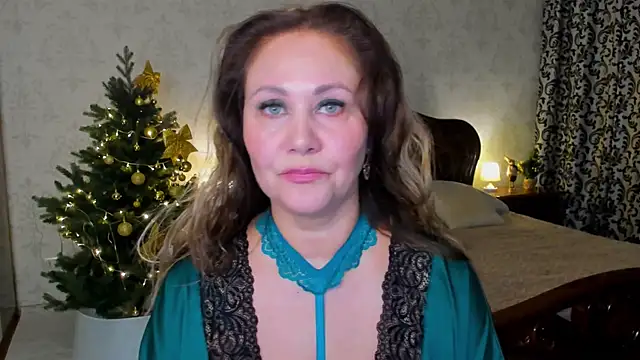 MilaUrban online show from 12-23-25, 03:39