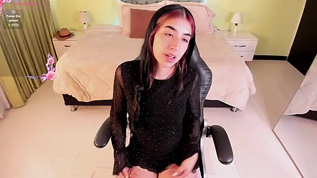 Snapshot of Celeste_Rous__ chatting on 06-21-26, 12:44 Celeste Rous online show from 06-21-26, 12:44