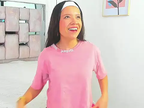 Hannah stuart online show from 02-20-26, 02:19