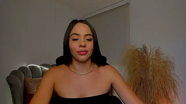 Kamilamonroe online show from 12-23-25, 03:50