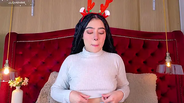 TaniaRedd  online show from 12-21-25, 02:08