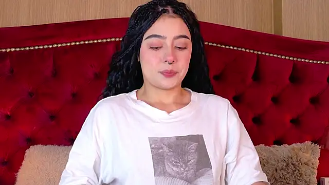 TaniaRedd  online show from 12-15-25, 01:39