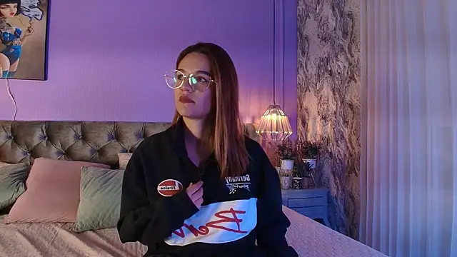 Nia  S online show from 01-07-26, 12:10