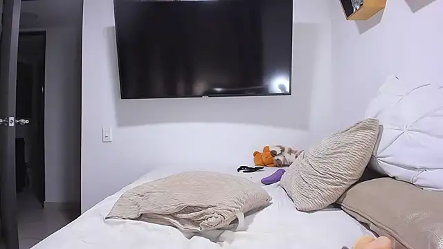 valen or online show from 04-02-26, 12:51