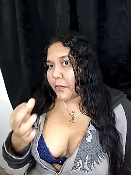 VaneandRossy online show from 12-16-25, 01:10