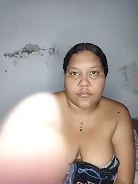 Snapshot of VaneandRossy chatting on 05-22-26, 11:25 VaneandRossy online show from 05-22-26, 11:25