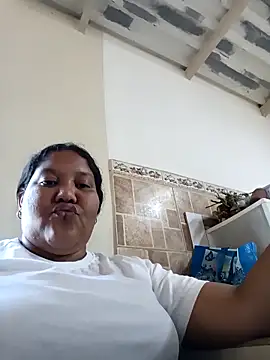 Snapshot of VaneandRossy chatting on 05-10-26, 09:38 VaneandRossy online show from 05-10-26, 09:38